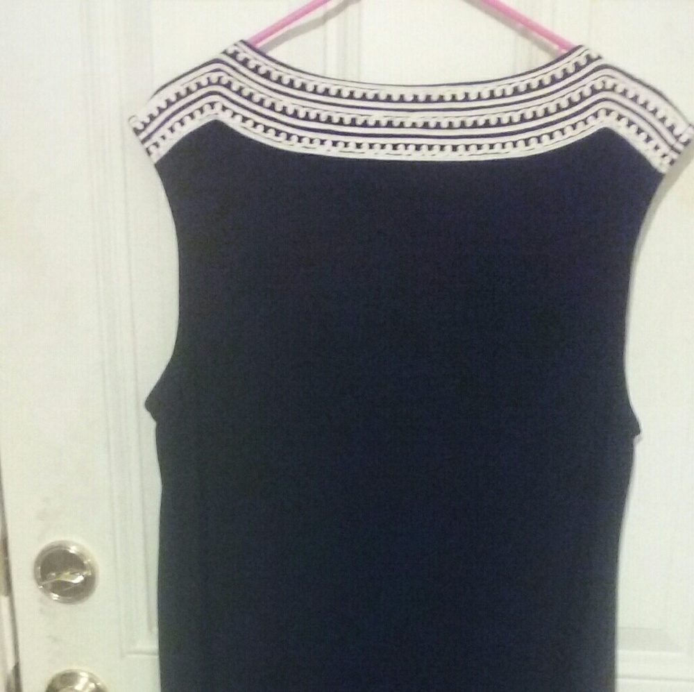 Dress - Picture 2 of 5